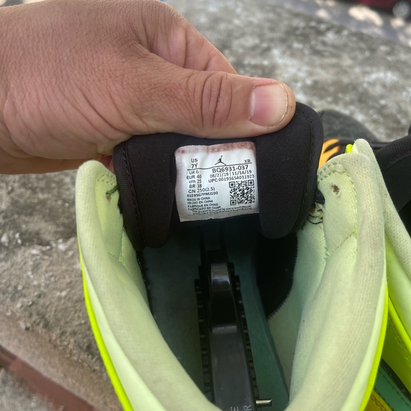 Nike Air Jordan 1 Mid Se (gs) Bq6931-037 - Picture 12 of 13